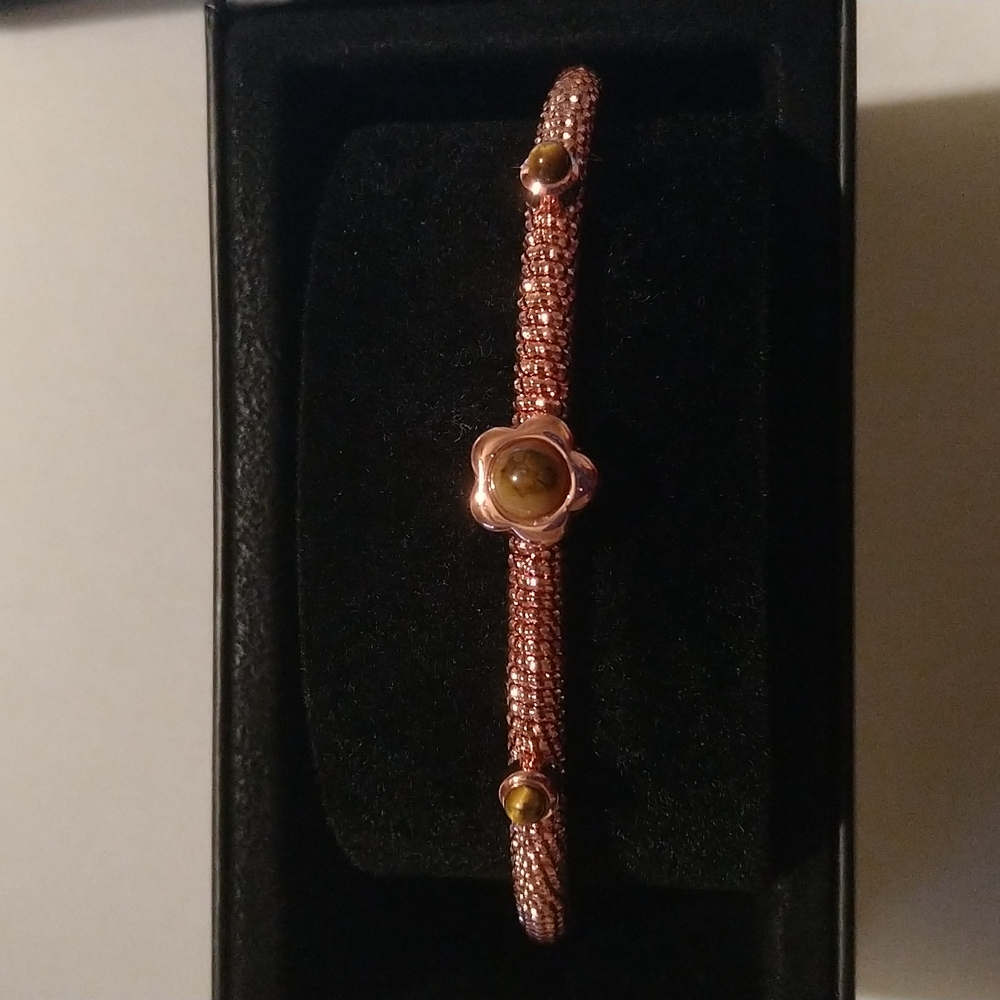 MAGNETIC BY DESIGN BANGLE - Picture 2 of 5